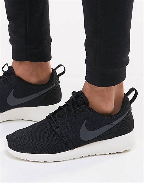 Schwarze, graue Nike Roshe Run online kaufen 